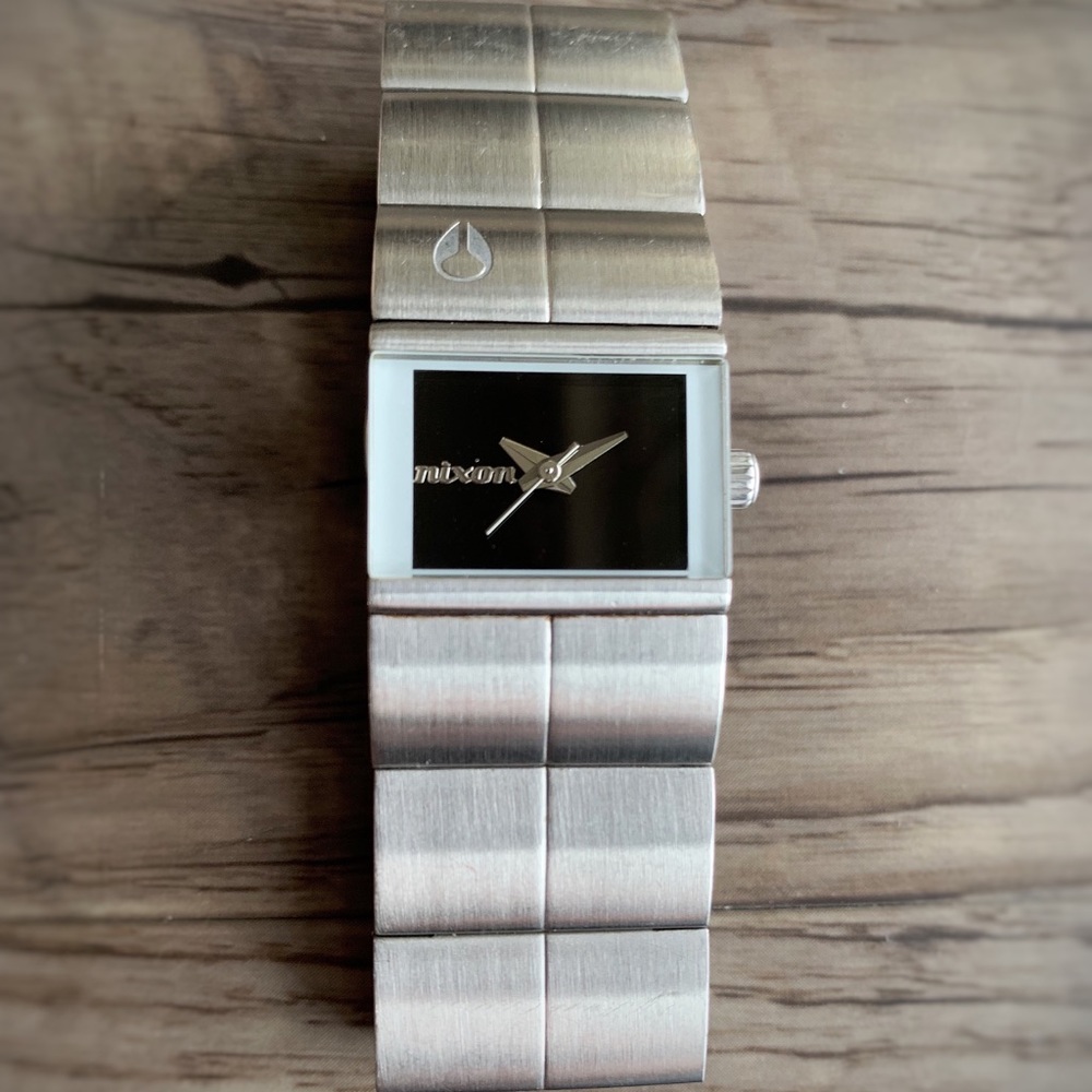 Nixon Cougar Watch